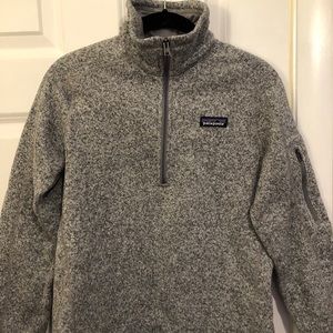 Light heather gray Patagonia quarter zip sz M